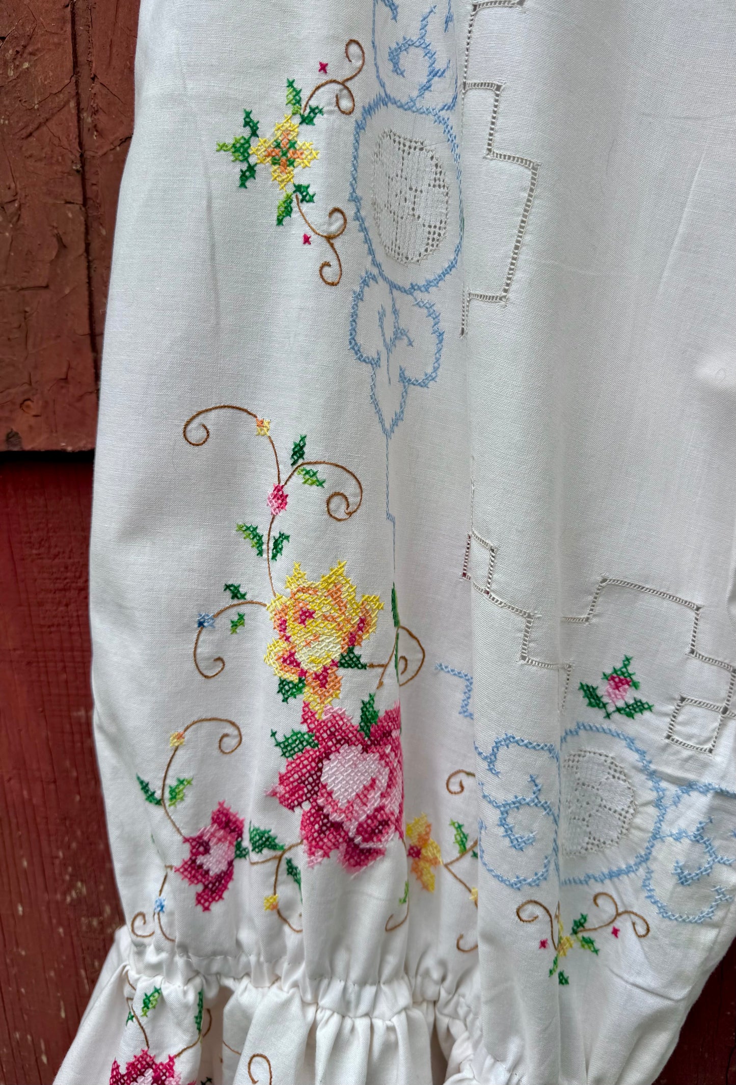 Painting the roses red - Bloomers