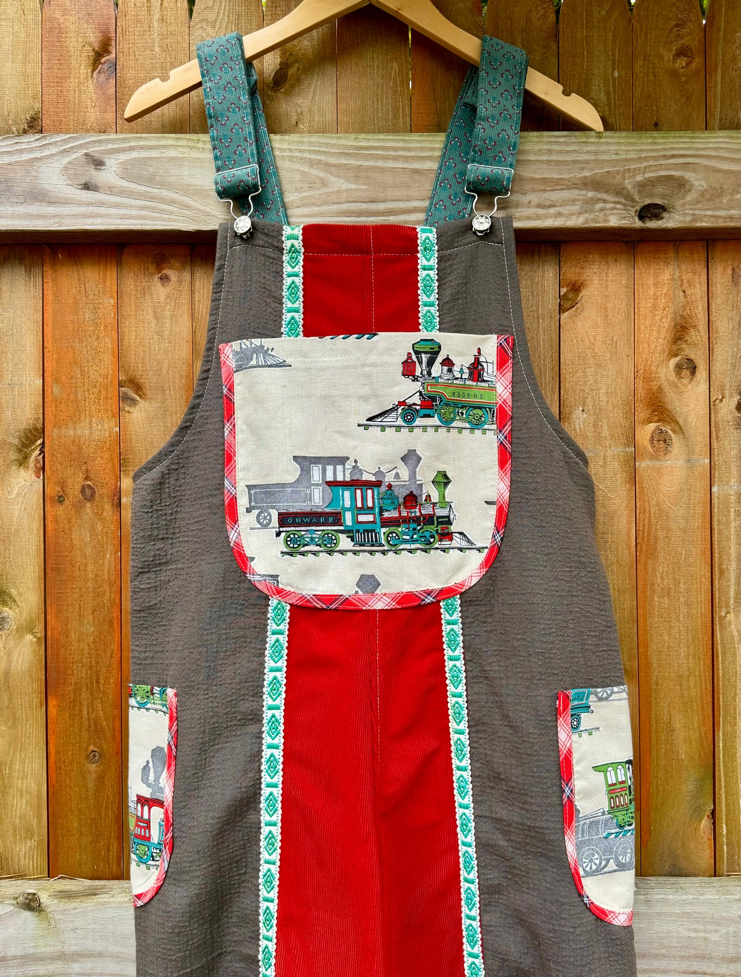 ChooChoo overalls, M/L