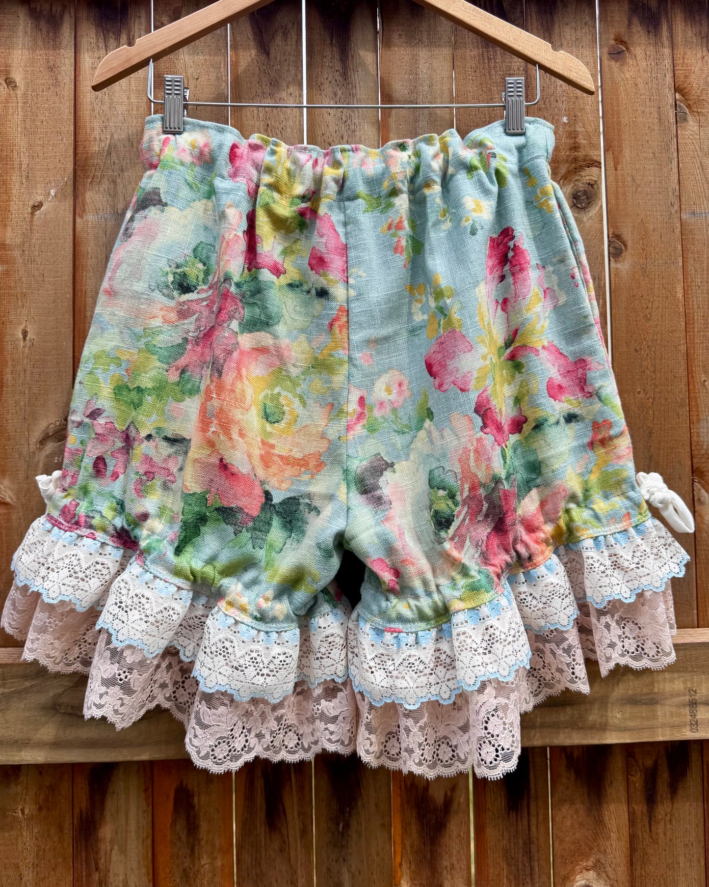 Watercolor Wednesday bloomers