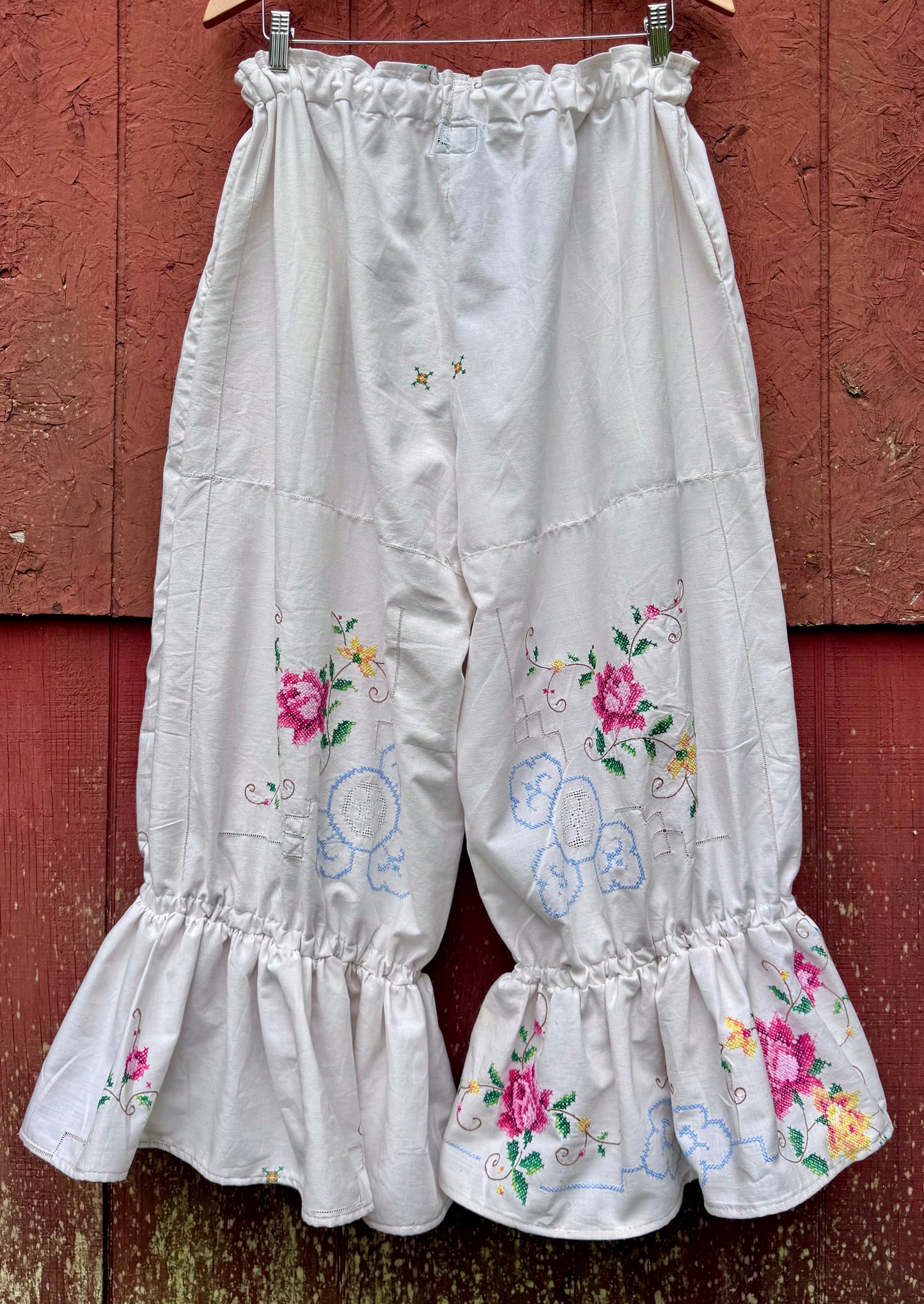 Painting the roses red - Bloomers