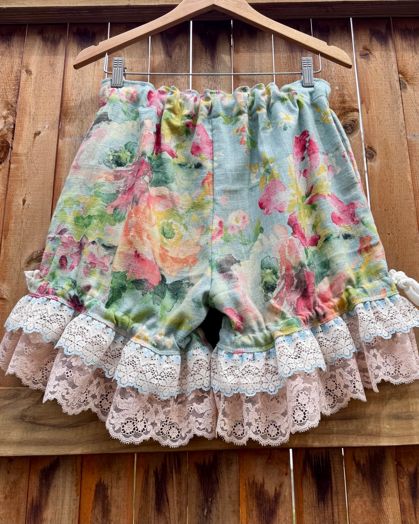 Watercolor Wednesday bloomers