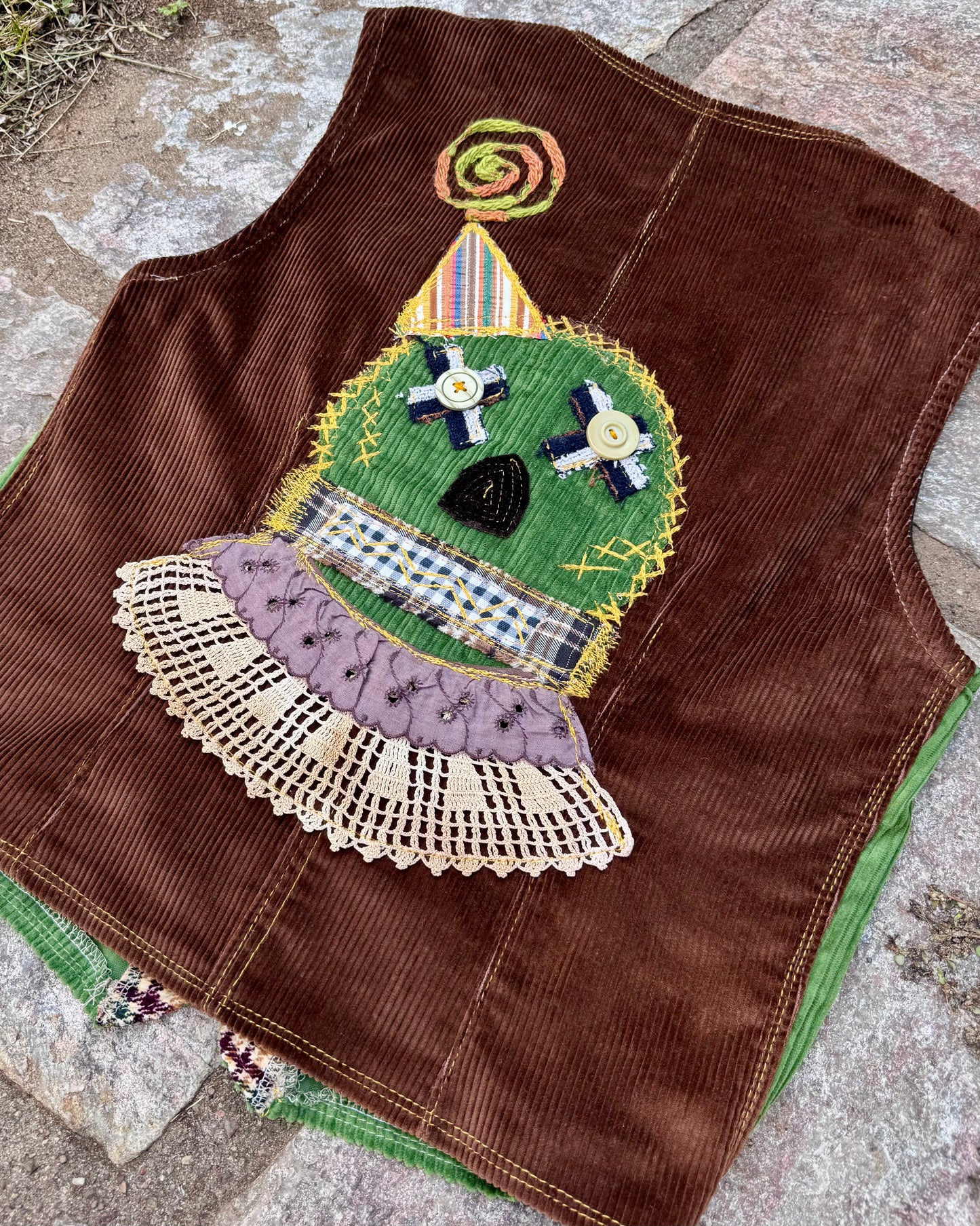 The tattered trickster, M/L
