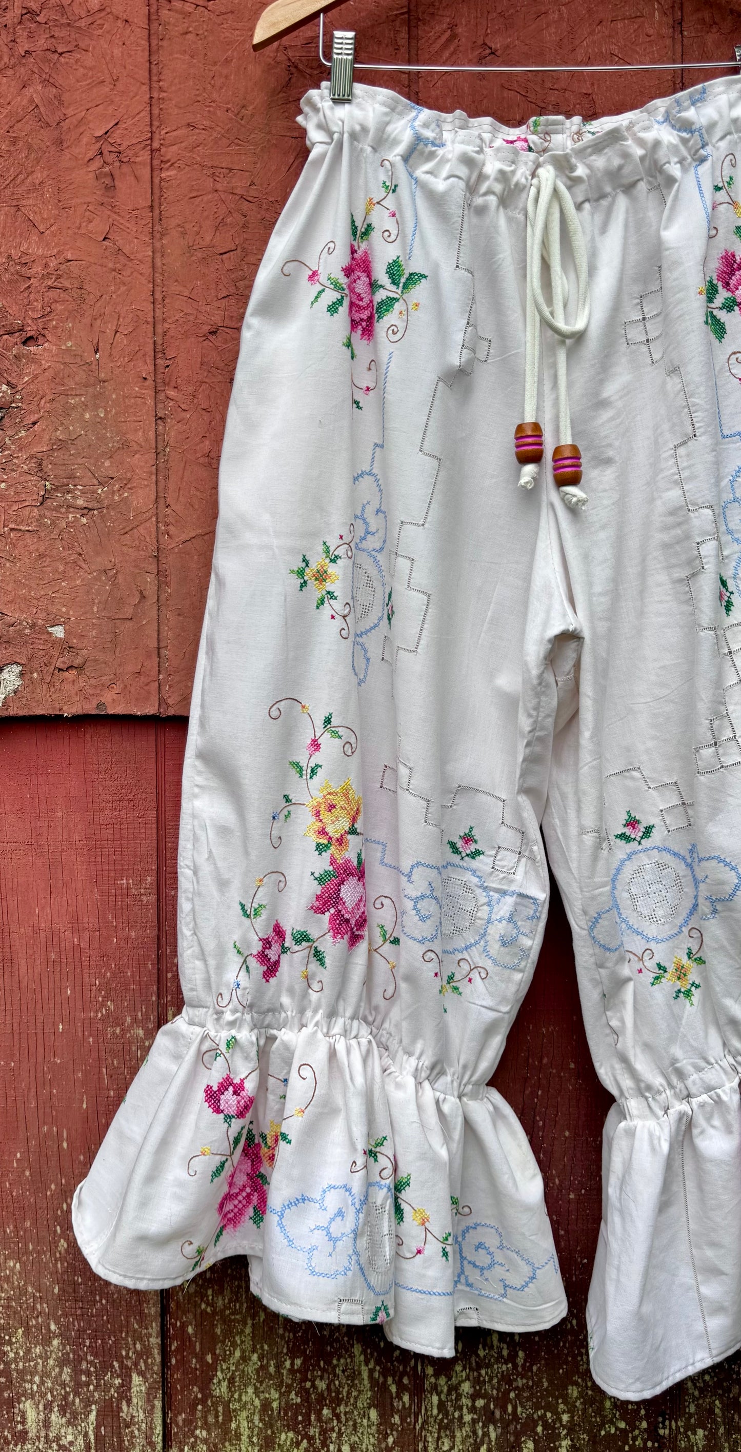 Painting the roses red - Bloomers