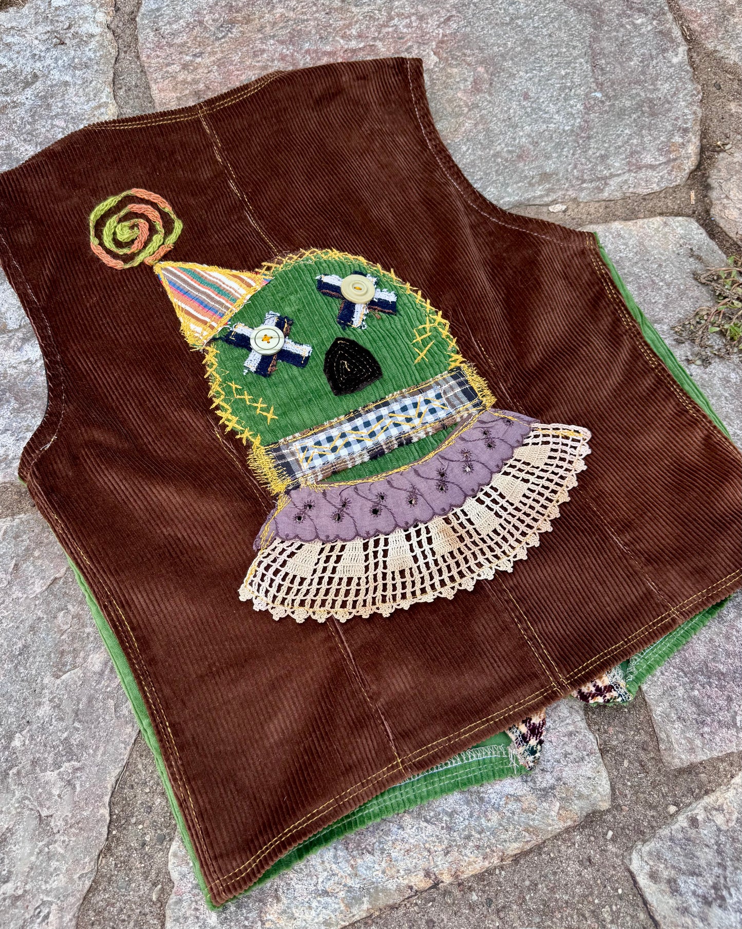 The tattered trickster, M/L