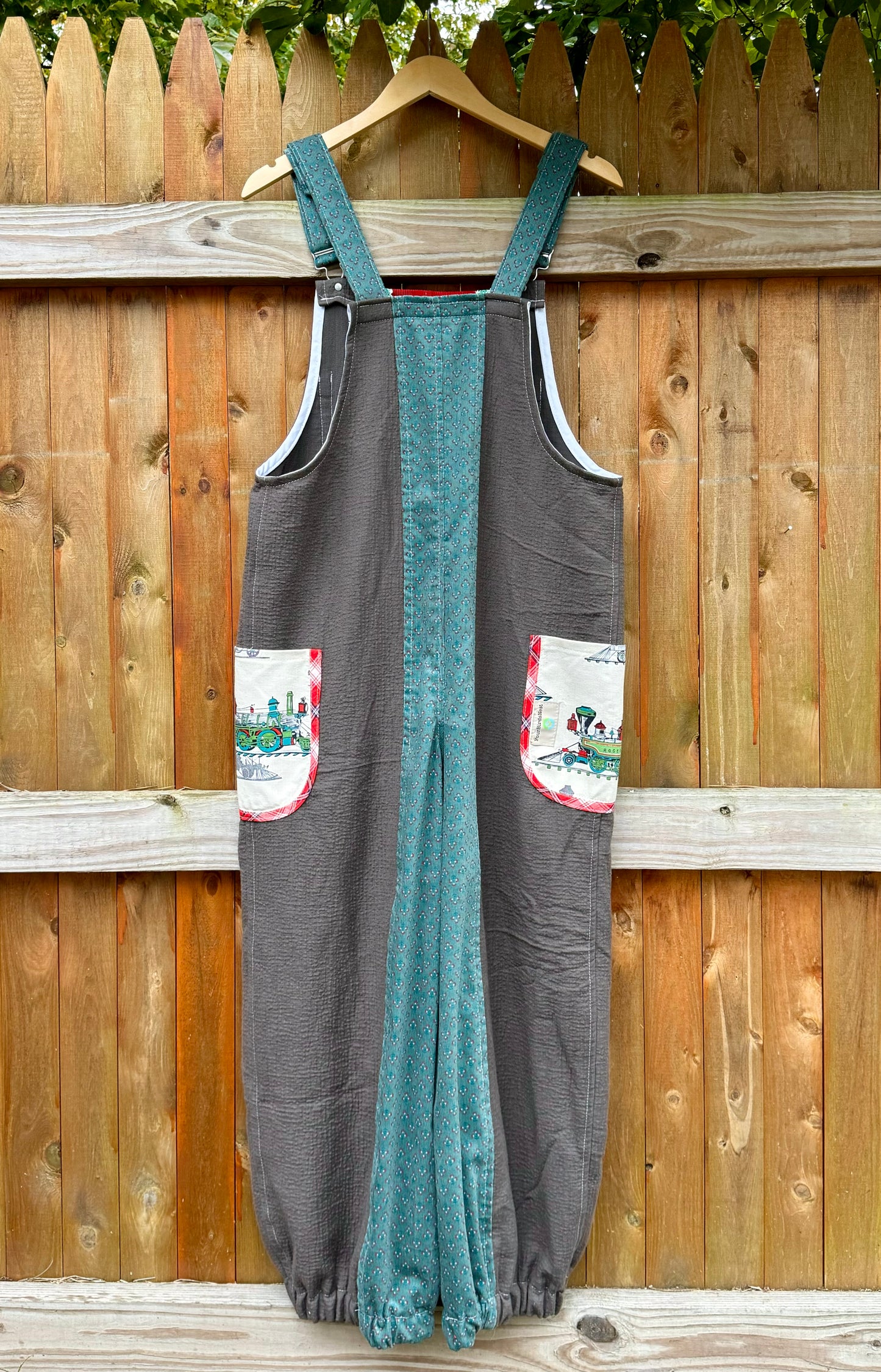 ChooChoo overalls, M/L