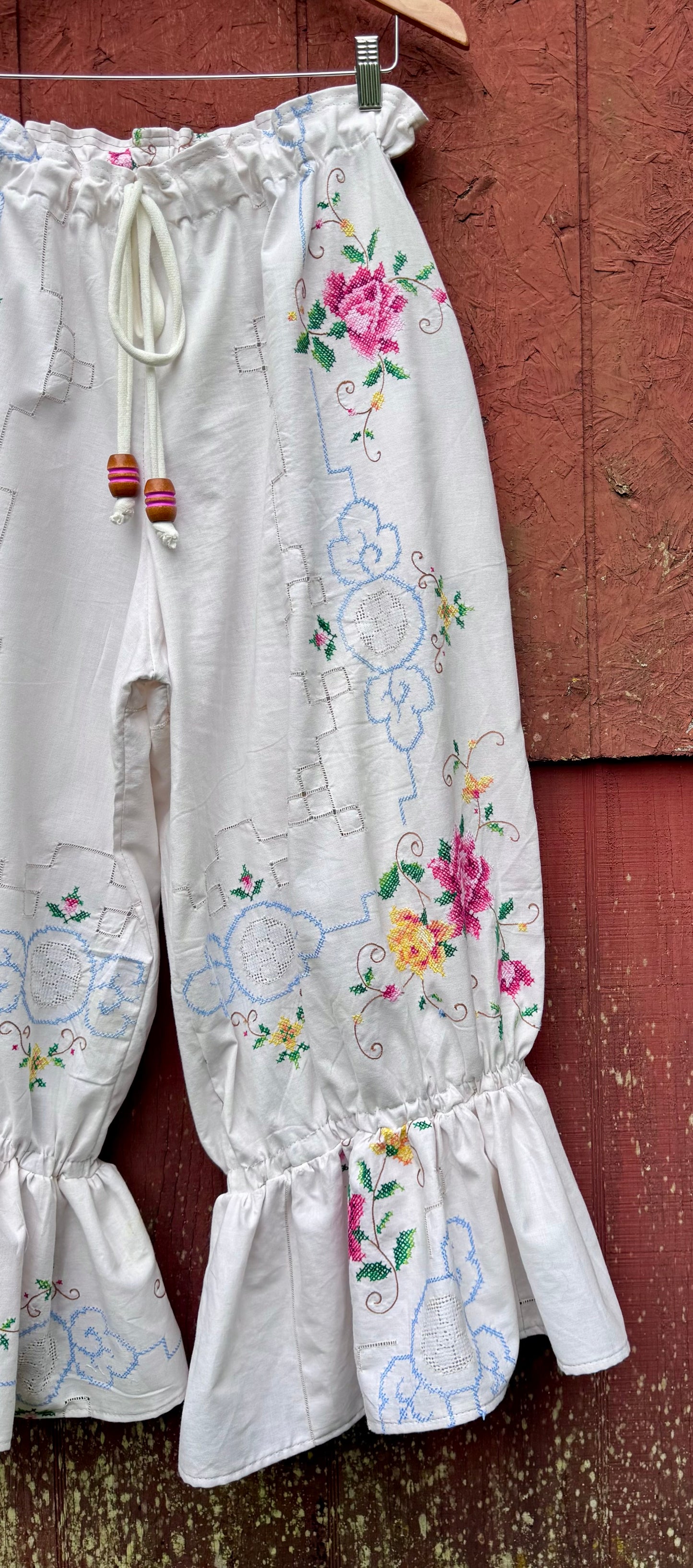 Painting the roses red - Bloomers