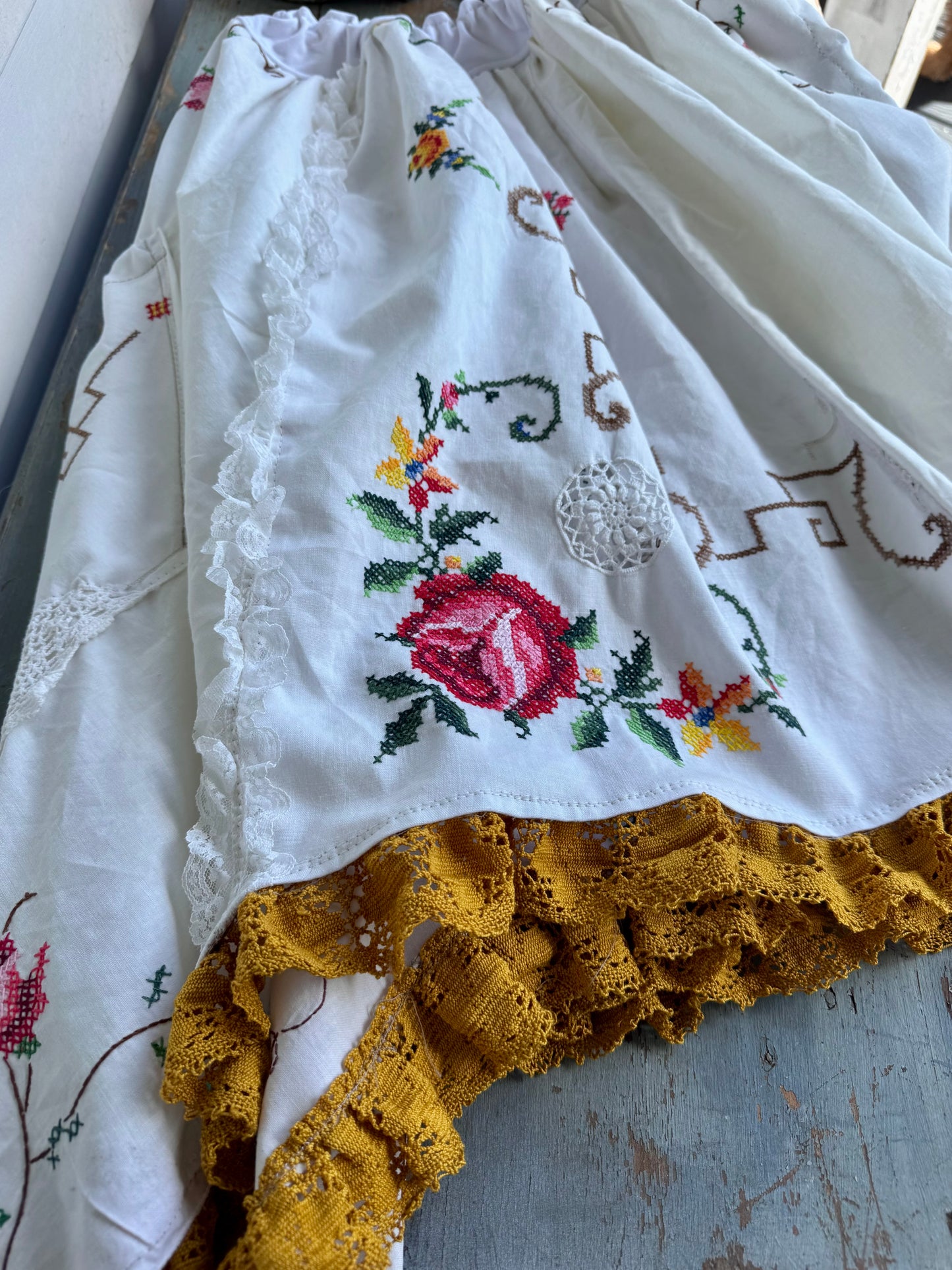 The rose garden, fits up to XL+