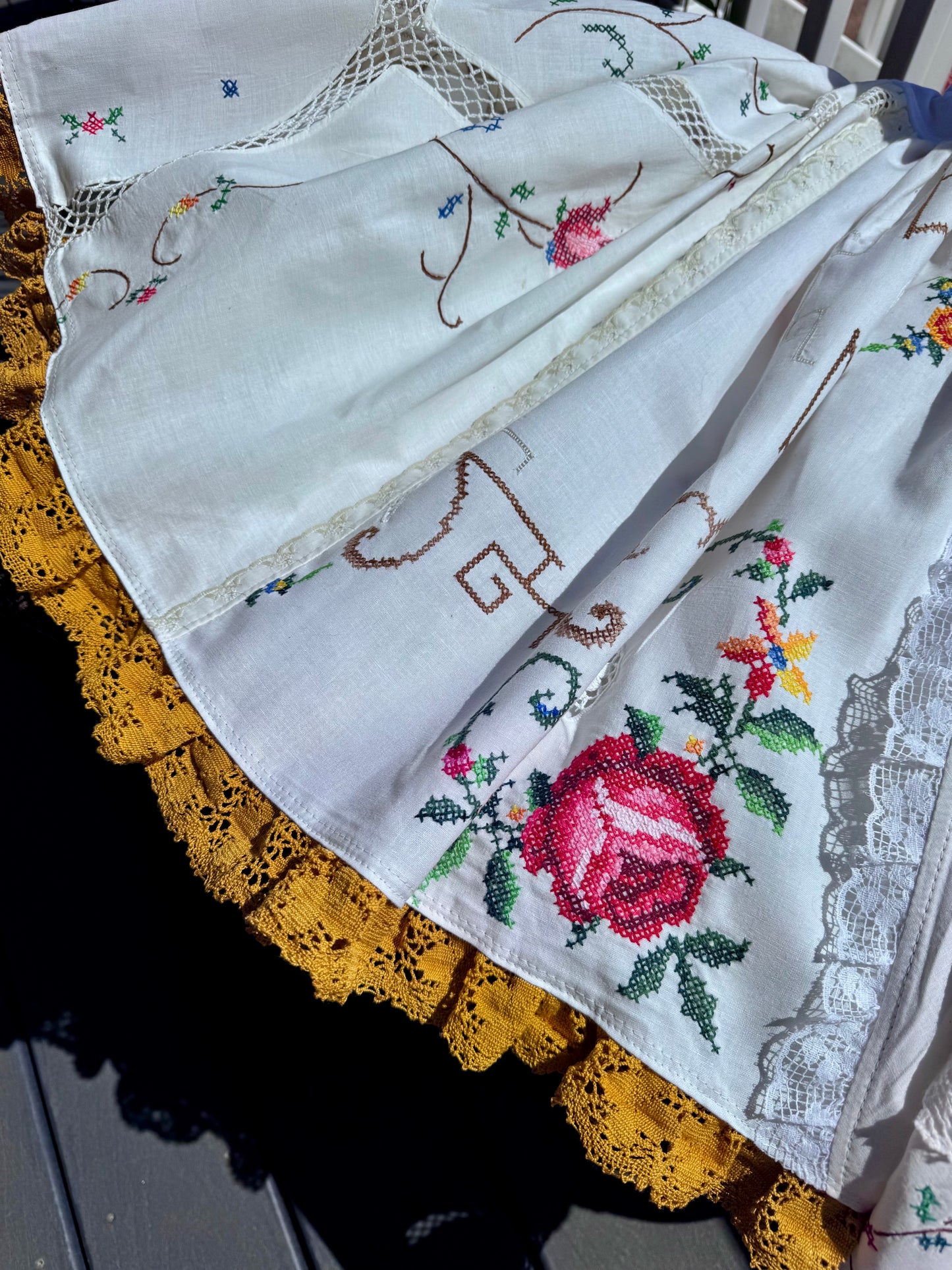 The rose garden, fits up to XL+