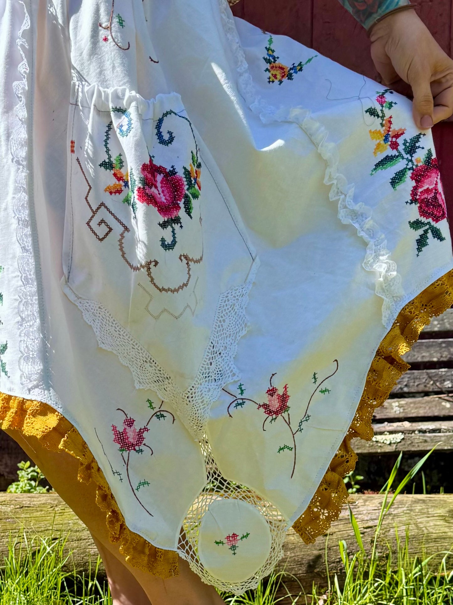 The rose garden, fits up to XL+