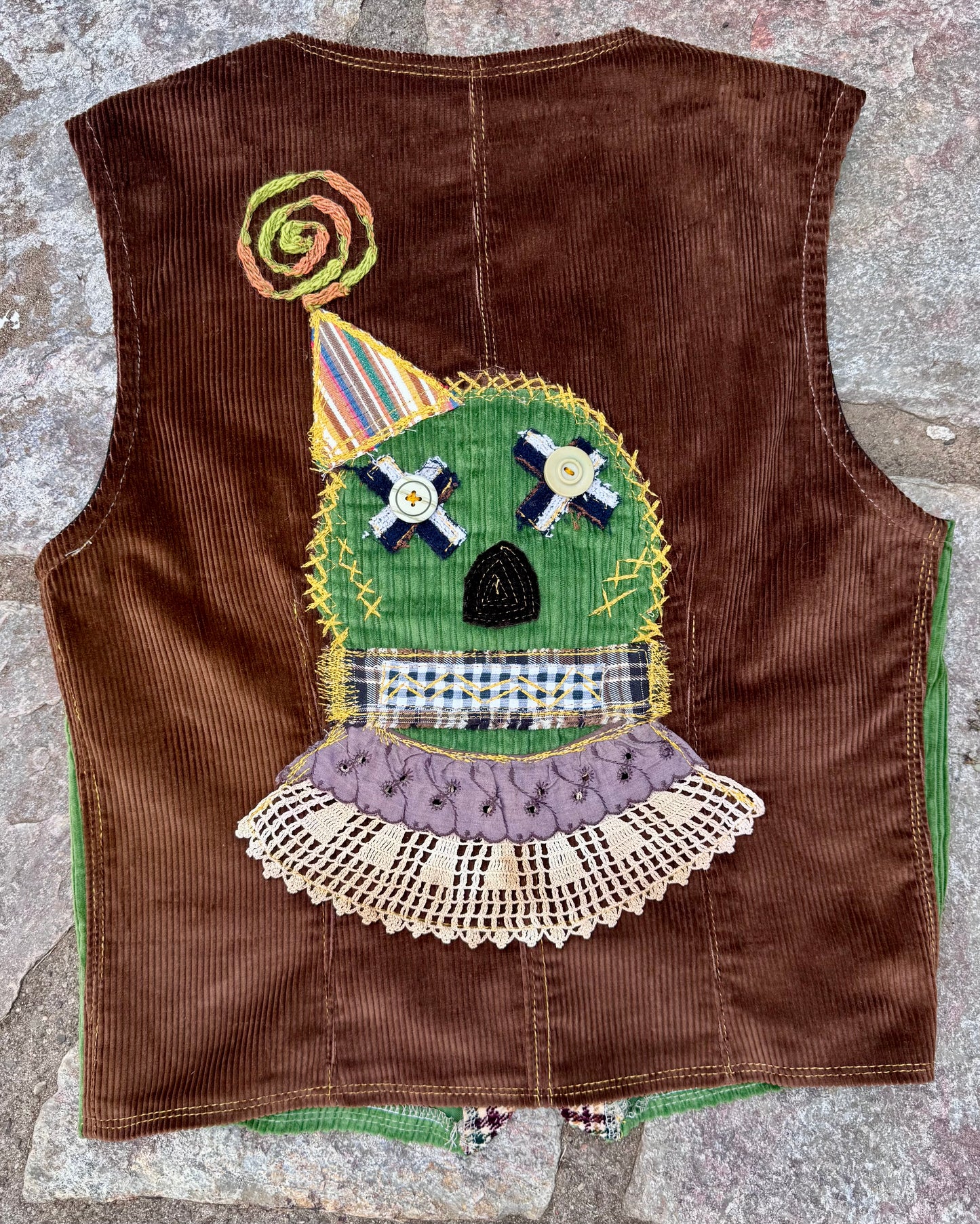 The tattered trickster, M/L